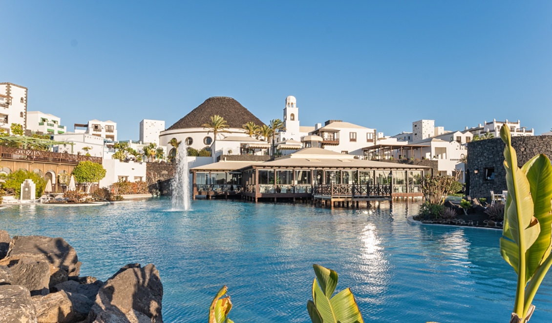 acabados de lujo en espacios al aire libre Hotel THe Volcan Lanzarote